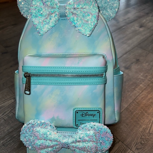 Loungefly Minnie Mouse sequins Bow mini backpack with matching wallet - Picture 3 of 7